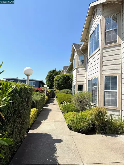 3693 Maybelle Ave, Oakland, CA 94619