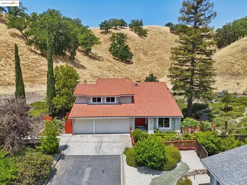 2353 Benham Ct, Walnut Creek, CA 94596