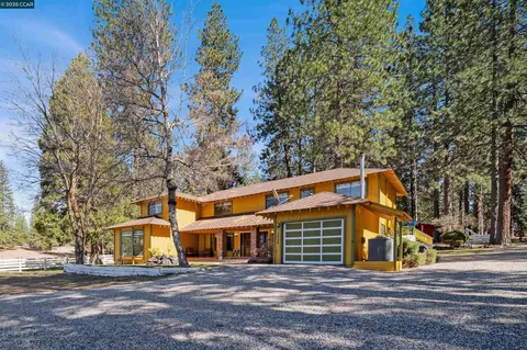 1324 Alves Dr, Weed, CA 96094 photo 1