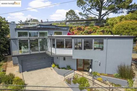 8715 Don Carol Dr, El Cerrito, CA 94530