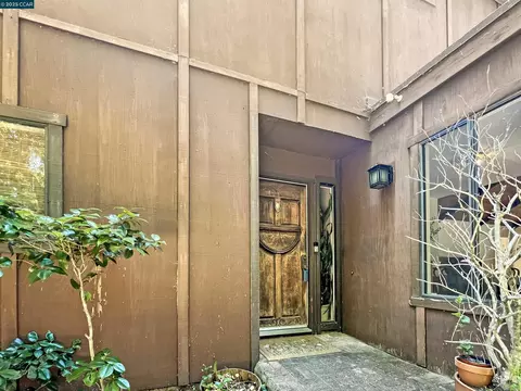 54 Creek Tree Ln, Alamo, CA 94507