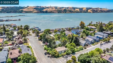 735 W 2nd St, Benicia, CA 94510