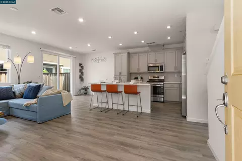 28 Springbrook Ln, Pittsburg, CA 94565 photo 1