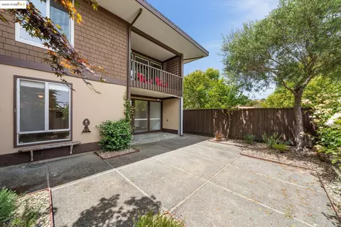 3 Forest Ln, San Rafael, CA 94903