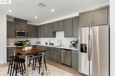 500 Somi Ct #310, Hayward, CA 94544