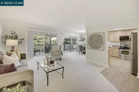 1400 Ptarmigan Dr #11, Walnut Creek, CA 94595