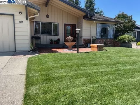 801 E Angela St, Pleasanton, CA 94566 photo 1