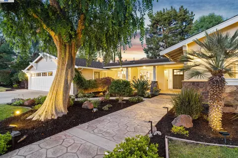 290 Bolla Ave, Alamo, CA 94507