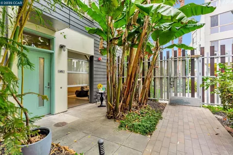 1231 Pine St, Oakland, CA 94607 photo 1