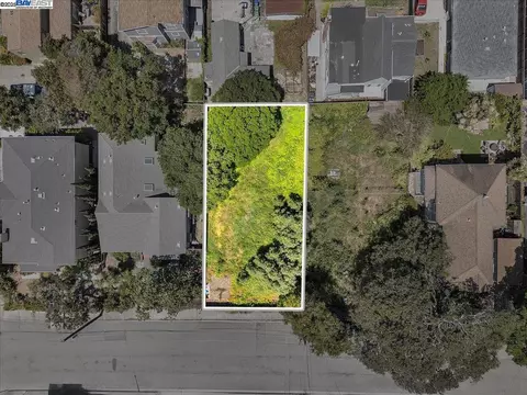 310 Spruce St, Alameda, CA 94501