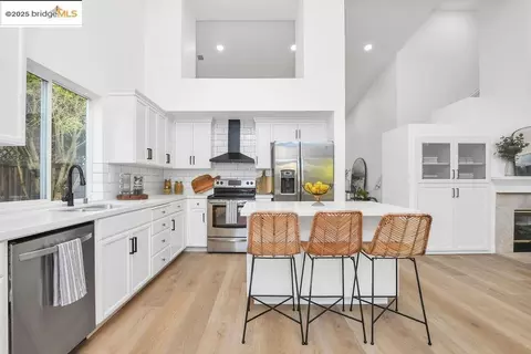 2217 Newton Dr, Brentwood, CA 94513