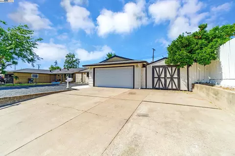 6013 Green Glen Way, Sacramento, CA 95842