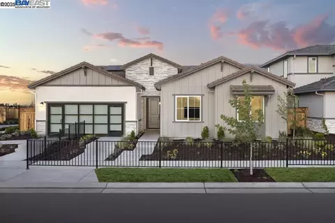 527 E Fiorino St, Mountain House, CA 95391