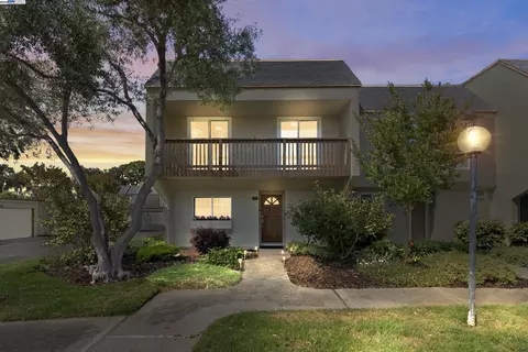 3112 La Campania, Alameda, CA 94502