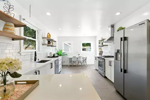 3936 Midvale Ave, Oakland, CA 94602