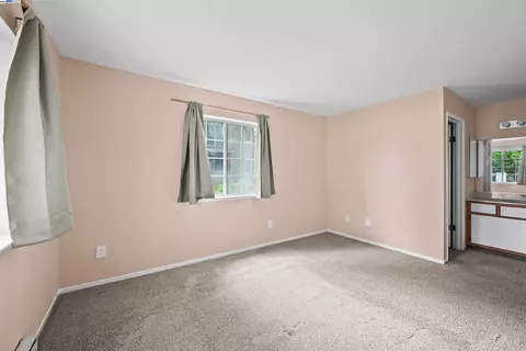 Bedroom - 405 Lighthouse Dr, Vallejo, CA 94590 photo 2 of 2