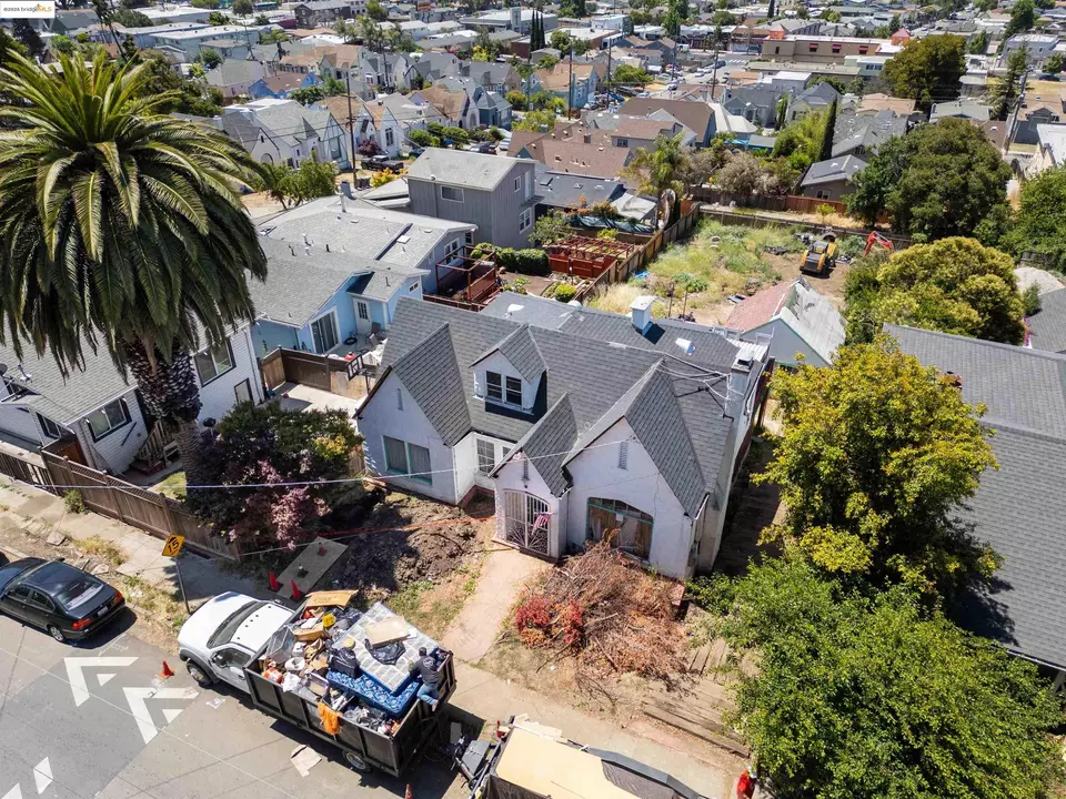 View/Area - 7541 Outlook Ave, Oakland, CA 94605 photo 7 of 8