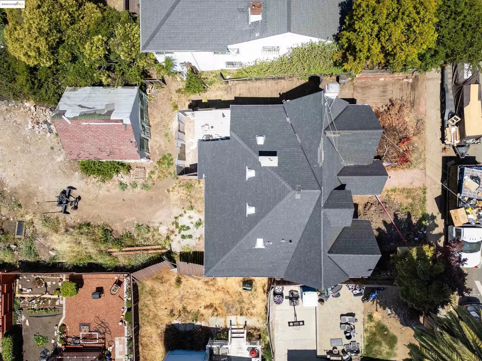 View/Area - 7541 Outlook Ave, Oakland, CA 94605 photo 4 of 8