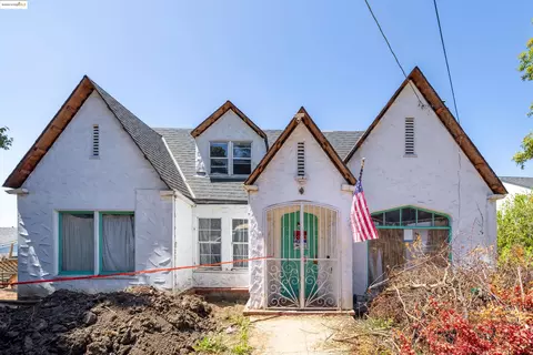 Exterior - 7541 Outlook Ave, Oakland, CA 94605 photo 1 of 12