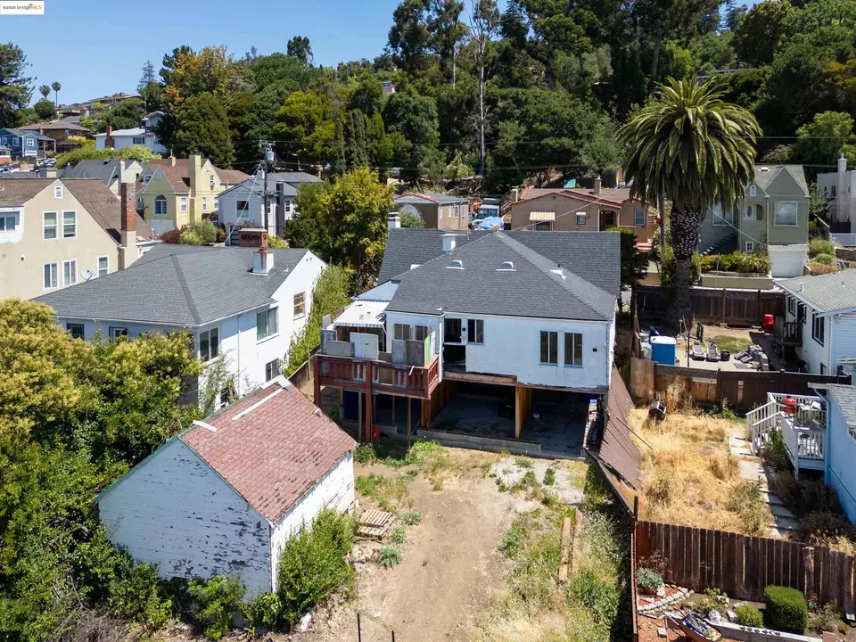 View/Area - 7541 Outlook Ave, Oakland, CA 94605 photo 1 of 8