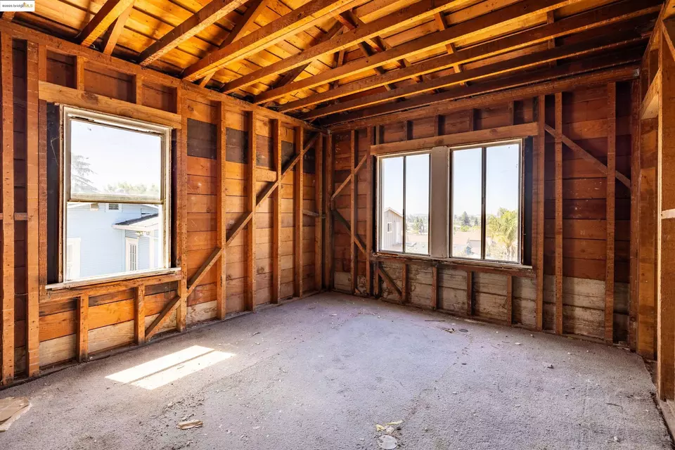 Bedroom - 7541 Outlook Ave, Oakland, CA 94605 photo 2 of 2