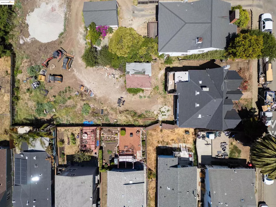 View/Area - 7541 Outlook Ave, Oakland, CA 94605 photo 8 of 8