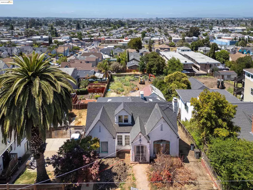 View/Area - 7541 Outlook Ave, Oakland, CA 94605 photo 5 of 8