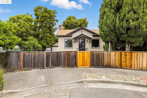 30 Murdock Ct, Oakland, CA 94605