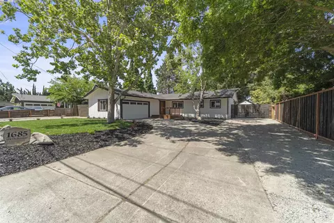 1685 Westchester Pl, Concord, CA 94519
