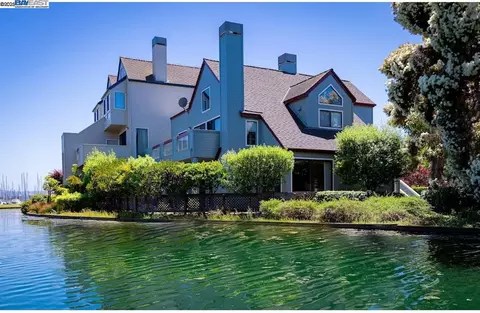 21 Invincible Ct #A11, Alameda, CA 94501