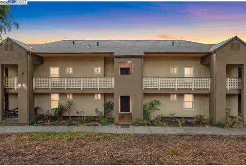 680 Dartmore Ln #260, Hayward, CA 94544