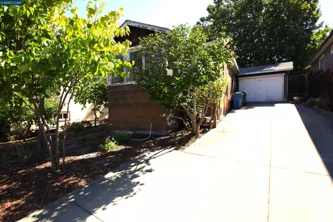 2136 Monterey Ave, Martinez, CA 94553 photo 1