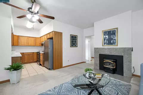 Living - 1407 Forest Run, Hercules, CA 94547 photo 4 of 5