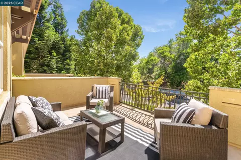 16 Warhol Way, Pleasant Hill, CA 94523
