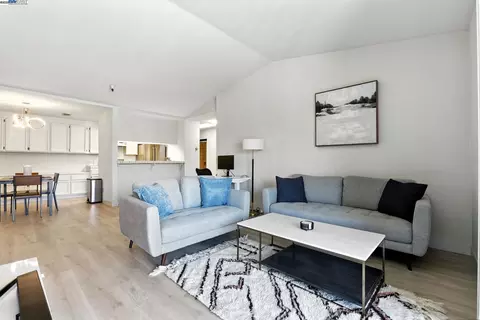 1400 Carpentier St #405, San Leandro, CA 94577