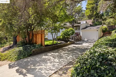 5808 Moraga Ave, Oakland, CA 94611