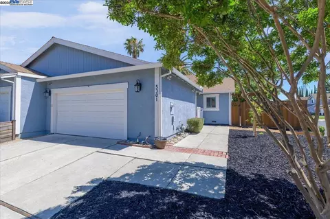 5301 Windflower Dr, Livermore, CA 94551 photo 1