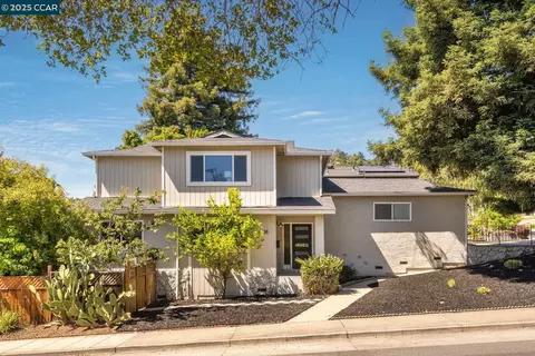 3686 Redwood Rd, Oakland, CA 94619