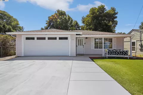 2235 Menalto Ave, East Palo Alto, CA 94303