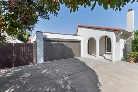 37690 Los Arboles Dr, Fremont, CA 94536