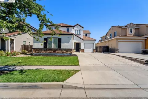 1498 Highland Dr, West Sacramento, CA 95691