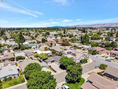 4715 Dogwood Ave, Fremont, CA 94536