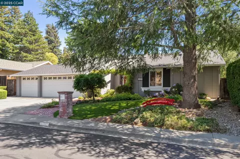 3245 Newport Ct, Walnut Creek, CA 94598
