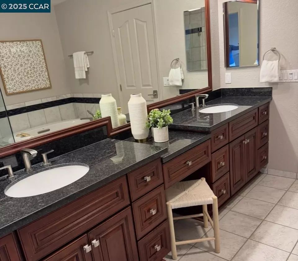 Bath - 4368 Mansfield Dr, Danville, CA 94506 photo 2 of 4