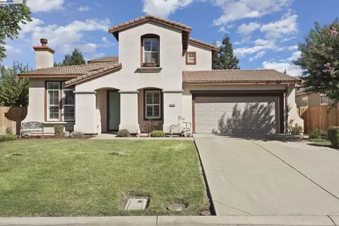 5854 Riverbank Cir, Stockton, CA 95219