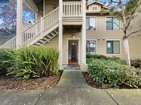 33 Shoreline Ct, Richmond, CA 94804