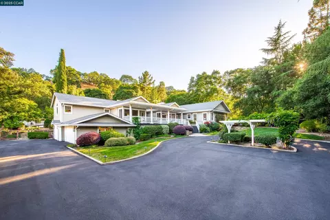 3421 Echo Springs Rd, Lafayette, CA 94549