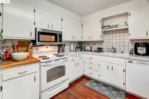2 Panoramic Way #201, Berkeley, CA 94704 photo 1