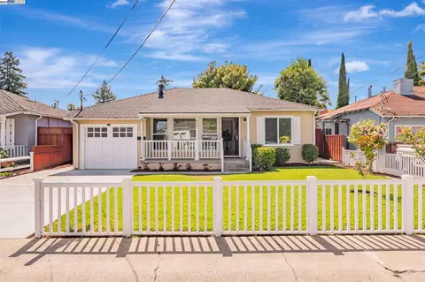 820 9th Ave, Redwood City, CA 94063