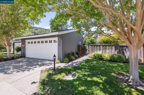 718 Augusta Dr, Moraga, CA 94556 photo 1